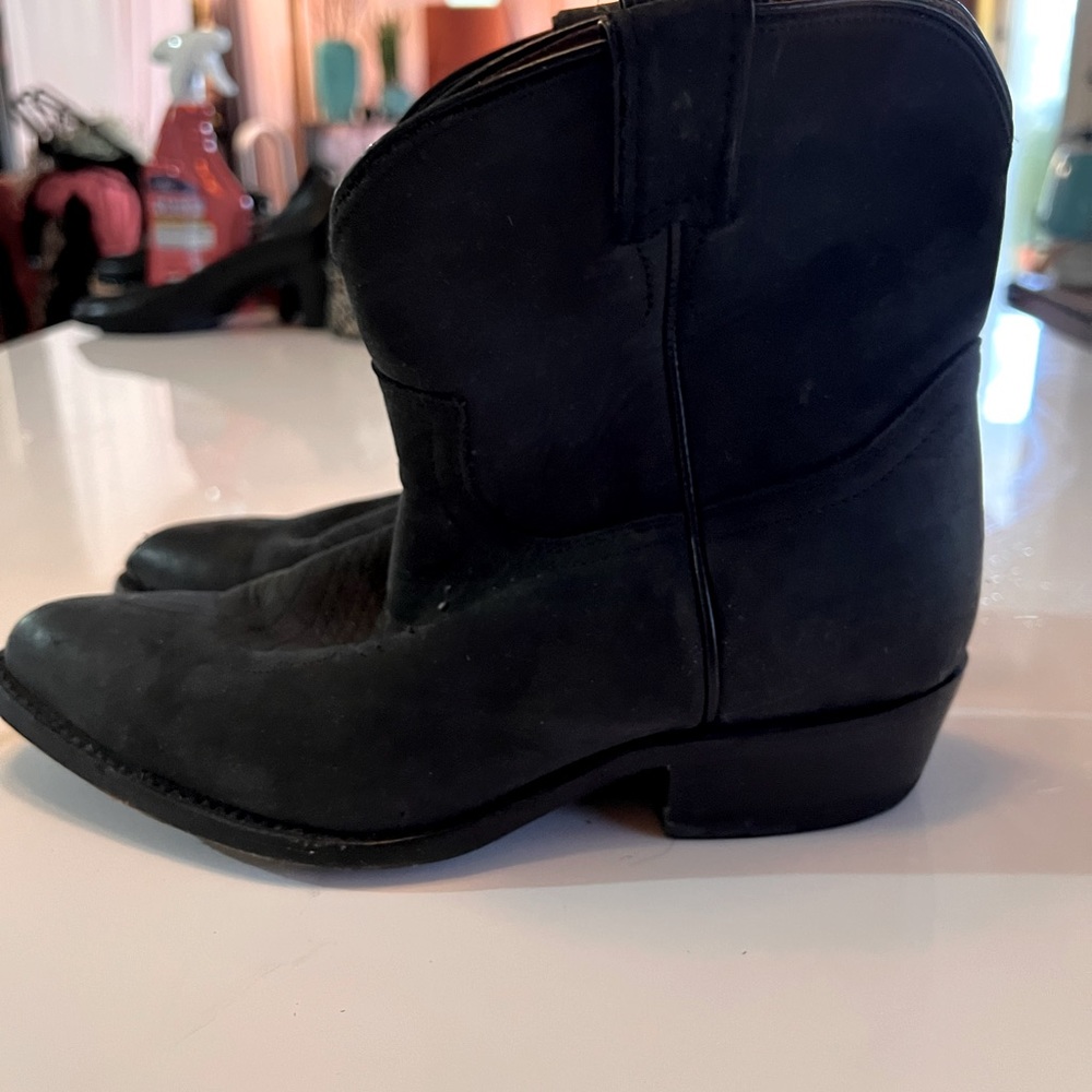 Frye Billie short black boots size 8